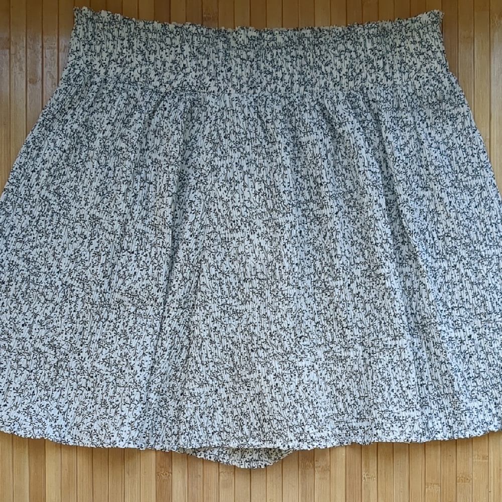 Women's Promesa Black and White Floral Shorts Skort, Size Large, NEW - Picture 4 of 5